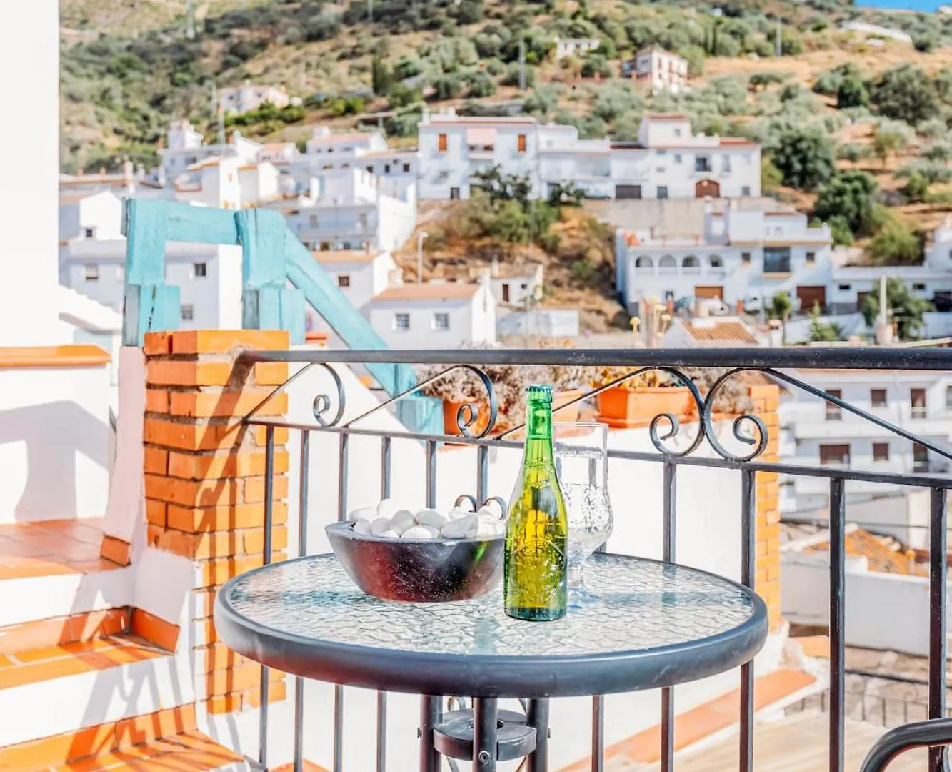 Apartment Apartamento Nispero With Shared Roofterrace Sayalonga Spanien